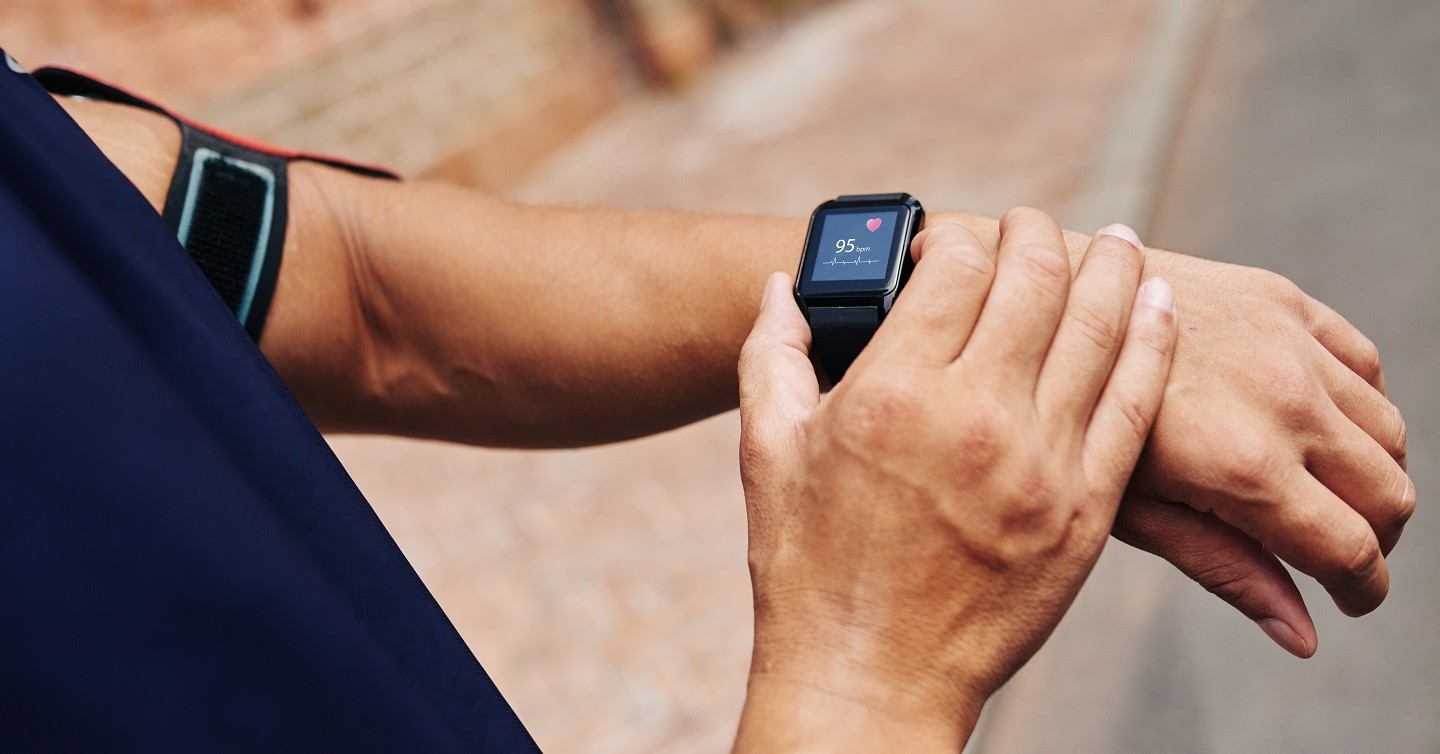 Fitness trackers compatible with best sale apple health